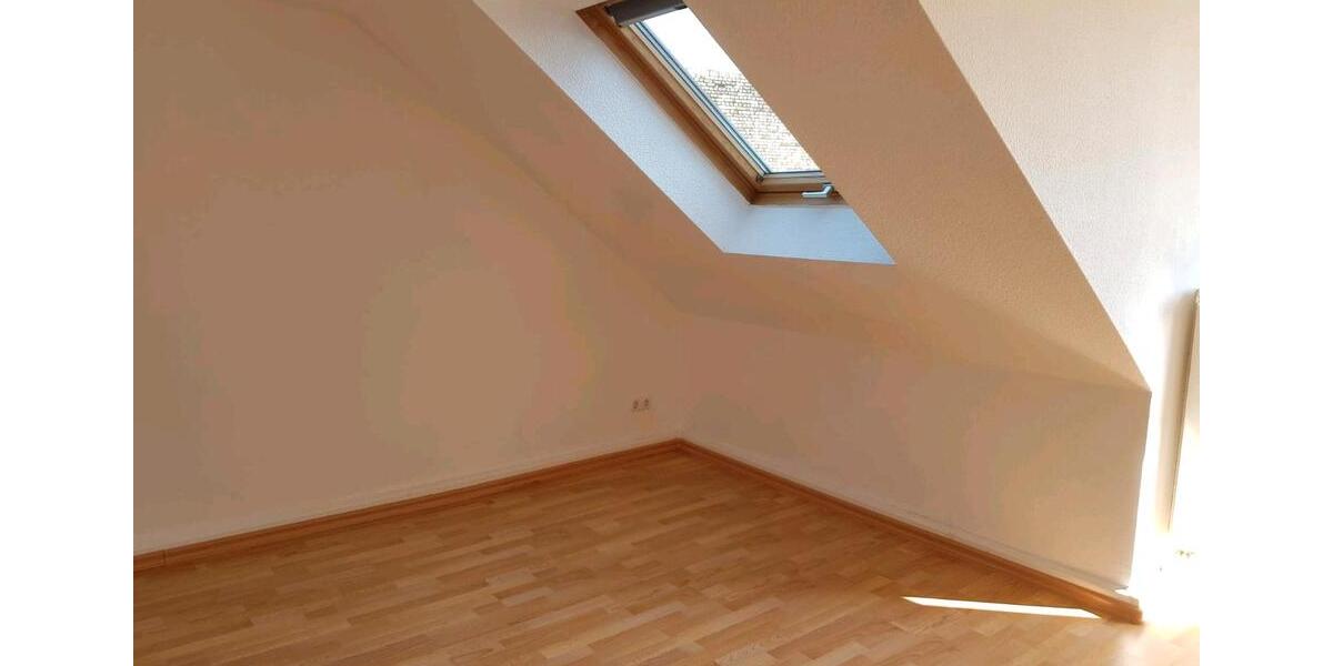 Dachgeschoßwohnung Halle (Saale) Am Wasserturm/Thaerviertel - 3 Zimmer, 71 m&sup2;, 685&euro; | Angebot:25395486