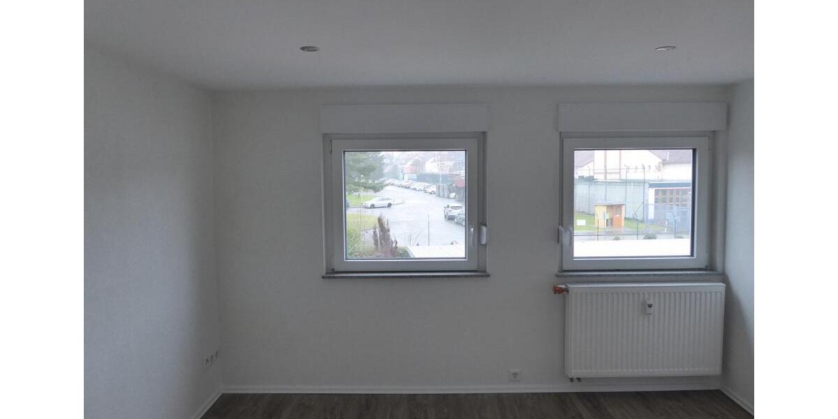 Helle 4 Zimmer Küche Bad Dachgeschosswohnung über 2 Etagen 4 zimmer