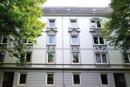 Wundervoll geschnittene vermietete Wohnung mit viel Potential