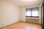 Ihr Deal: 3 Häuschen, 3 Garagen, bis zu 5 WE, davon nur 2 vermietet. HEIZUNG IST NEU! - Mehrfamilienhaus, Wohnhaus Schmitten | Angebot:26781264