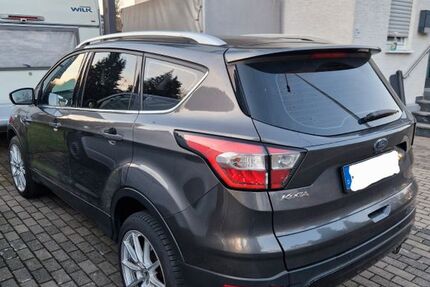 Ford Kuga 121.000 km 13.450 &euro; Menden 58706