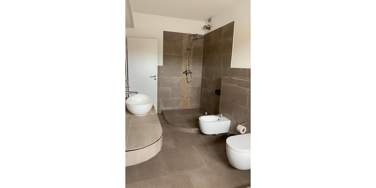 Etagenwohnung Spangenberg - 4 Zimmer, 136 m&sup2;, 950&euro; | Angebot:26393181