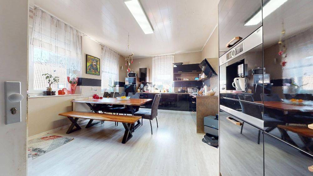 Mehrfamilienhaus, Wohnhaus Lemberg - 9 Zimmer, 320 m&sup2;, 259.000&euro; | Angebot:26346382