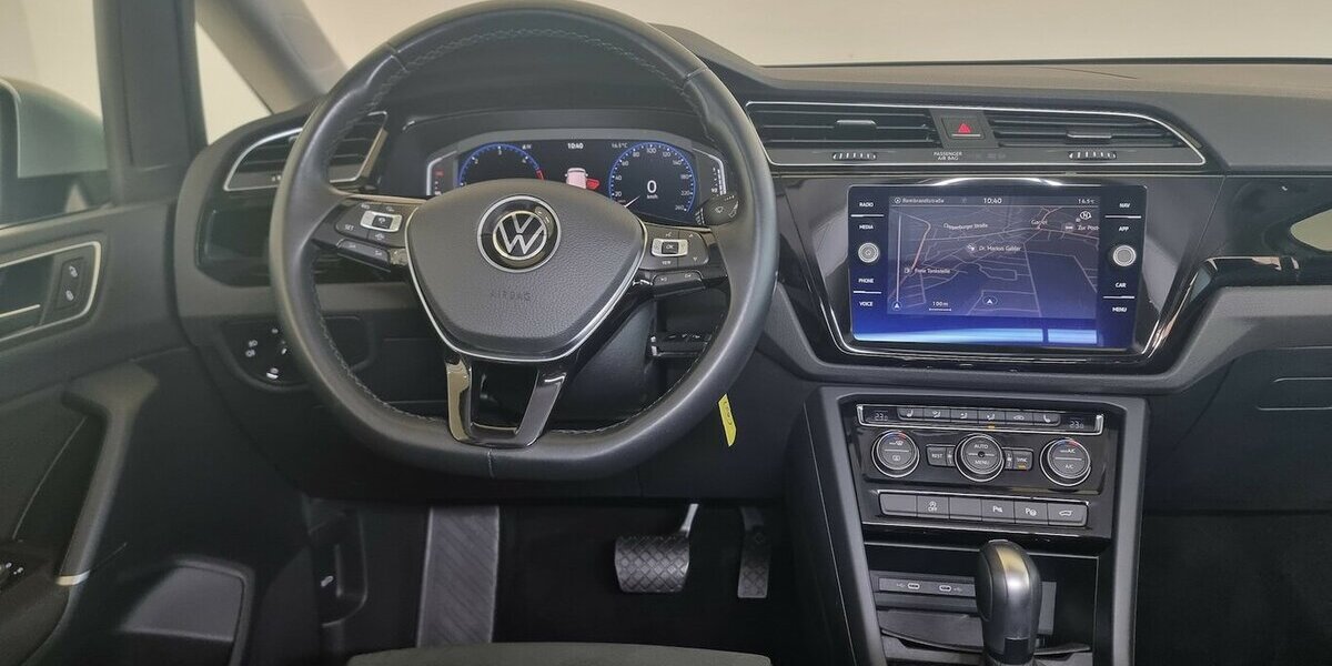 VW Touran Highline BMT DSG LED AHK ACC Navi 7-Sitze 91.700 km 26.900 &euro; Garrel 49681