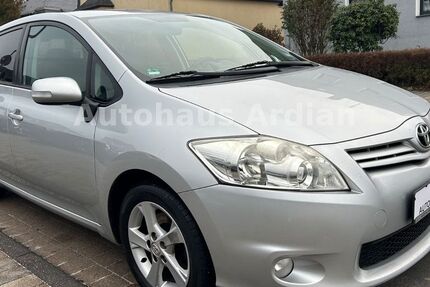 Toyota Auris 239.584 km 4.299 &euro; Kirchberg 55481