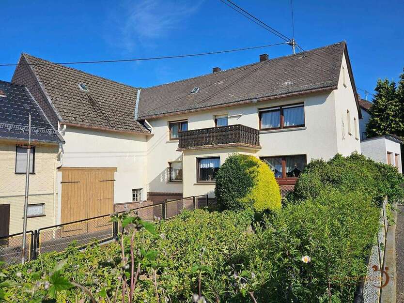 Haus zum Kaufen in Roßbach 225.000 € 176.95 m²