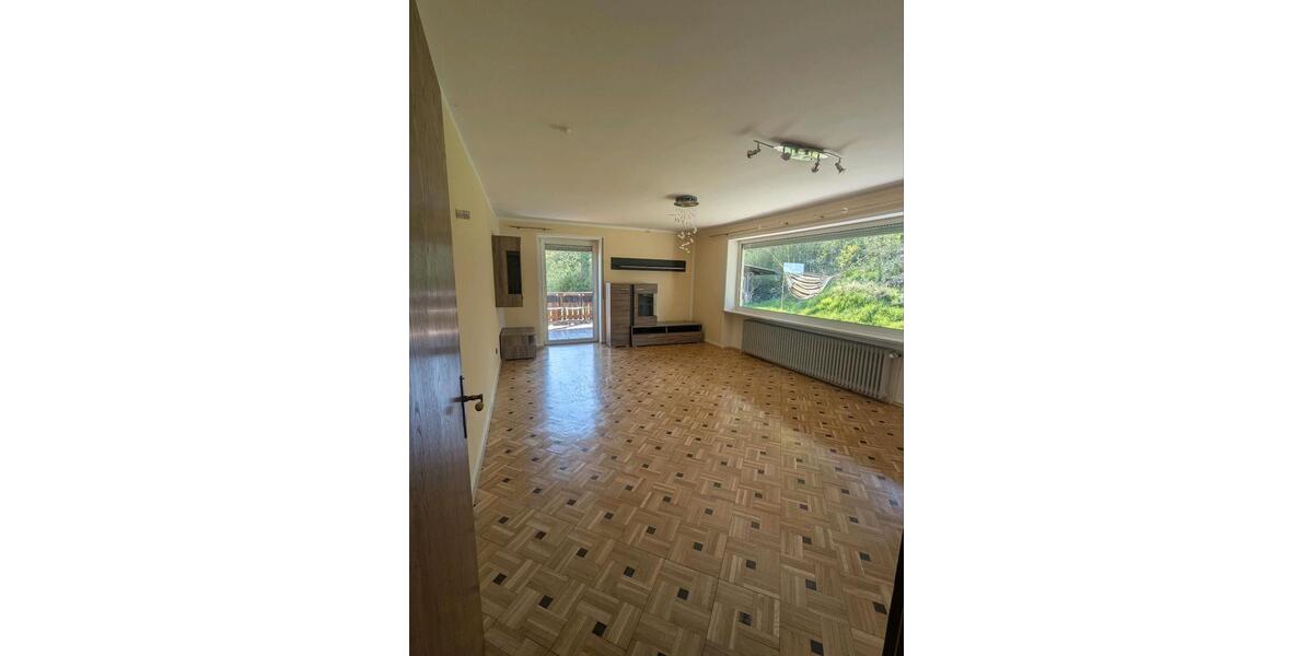 Erdgeschoßwohnung Nittenau - 3 Zimmer, 110 m&sup2;, 950&euro; | Angebot:26105079