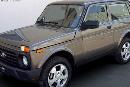 Lada Urban 19.000 km 14.900 &euro; Hochheim am Main 65239