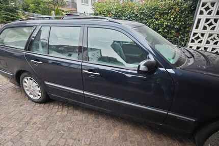 Mercedes-Benz E 240 67.449 km 4.500 &euro; Gammelshausen 73108