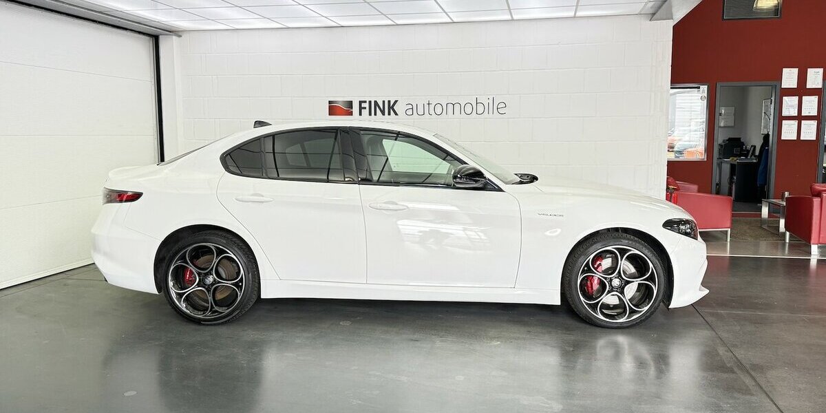 Alfa Romeo Giulia 2.0 Turbo Veloce Q4 Allrad CarPlay 19.700 km 36.450 &euro; Lich 35423