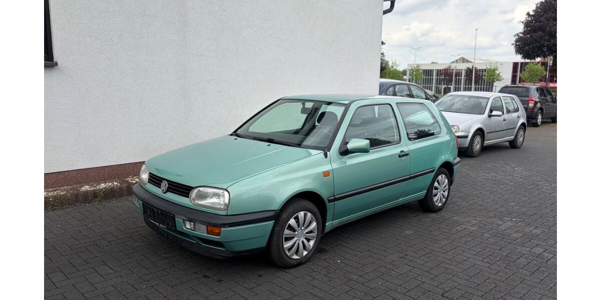 VW Golf 99.147 km 2.500 &euro; Werl 59457