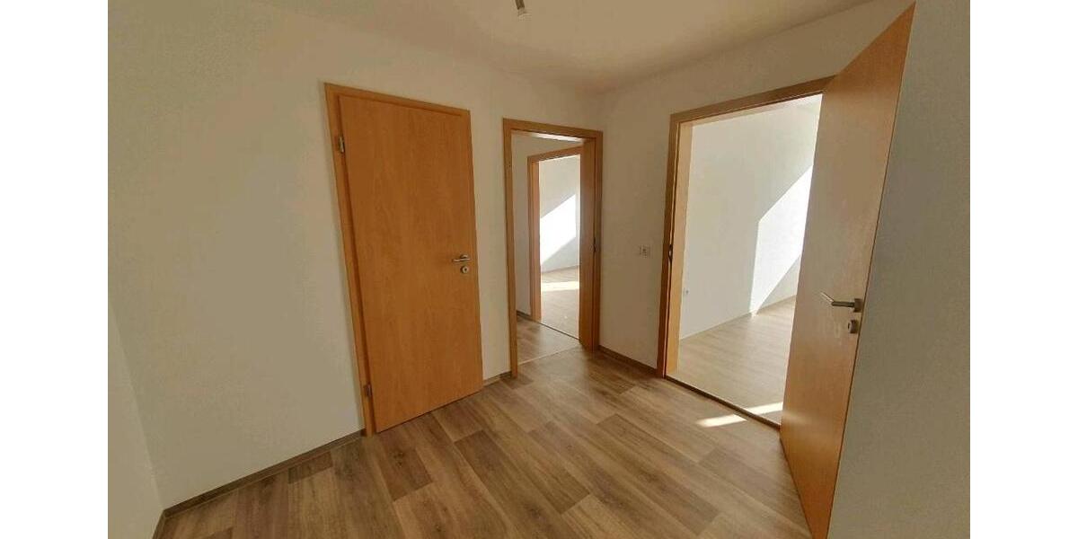 Etagenwohnung Pößneck - 5 Zimmer, 110 m&sup2;, 700&euro; | Angebot:26549030