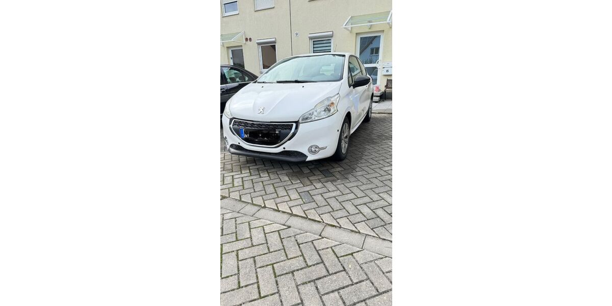 Peugeot 208 46.500 km 7.250 &euro; Nürnberg 90482