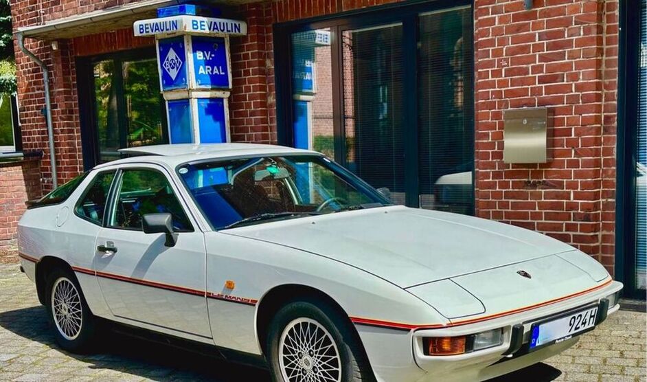 924