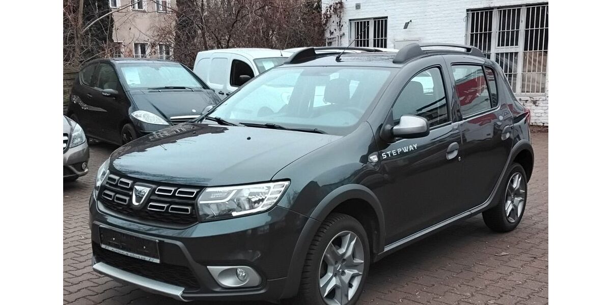 Dacia Sandero 121.300 km 7.350 &euro; Berlin 13409