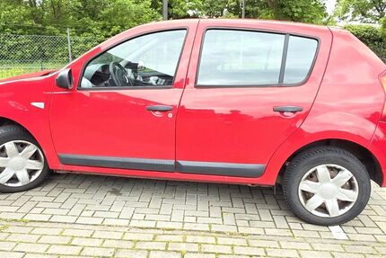 Dacia Sandero 86.500 km 1.900 &euro; Garbsen 30827