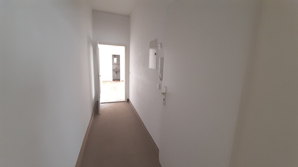 WG-Wohnung mit 4-Zimmern, 2.OG mit 2 Bädern und 2 Küchen in Gera 4 zimmer