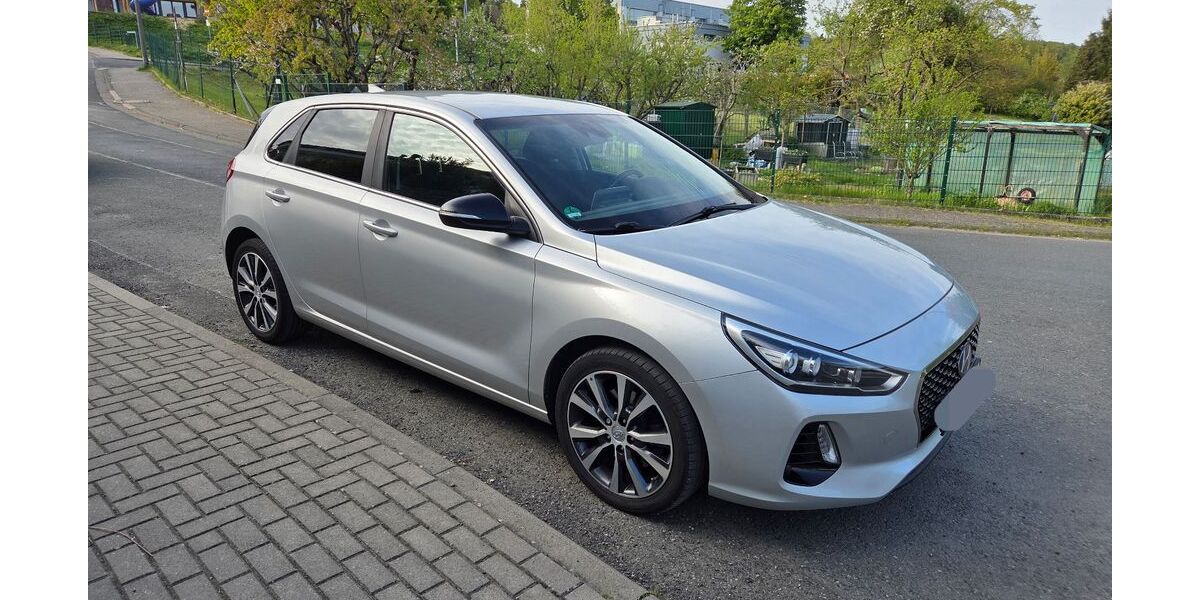 Hyundai i30 165.000 km 7.900 &euro; Usingen 61250