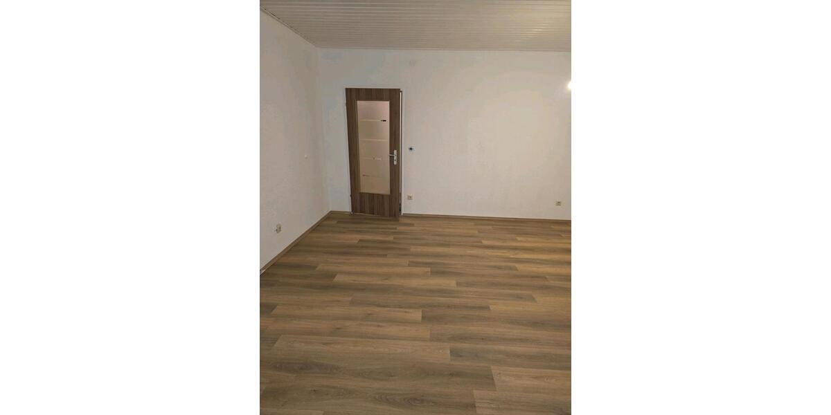 Dachgeschoßwohnung Dinslaken Hiesfeld - 2.5 Zimmer, 73 m&sup2;, 600&euro; | Angebot:26396476