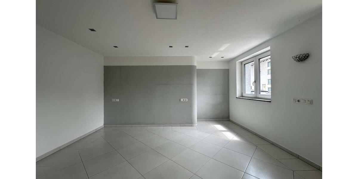 Erdgeschoßwohnung Friedberg - 3 Zimmer, 126 m&sup2;, 1.850&euro; | Angebot:26648210