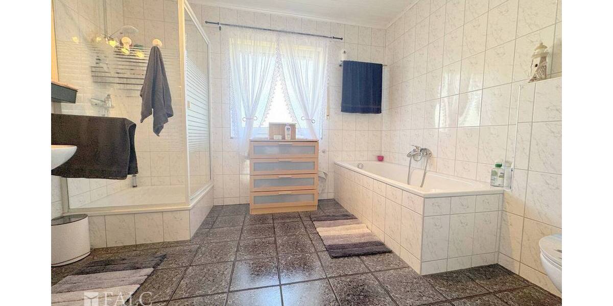 Etagenwohnung Ruppichteroth Schönenberg - 4 Zimmer, 134 m&sup2;, 339.000&euro; | Angebot:19954353