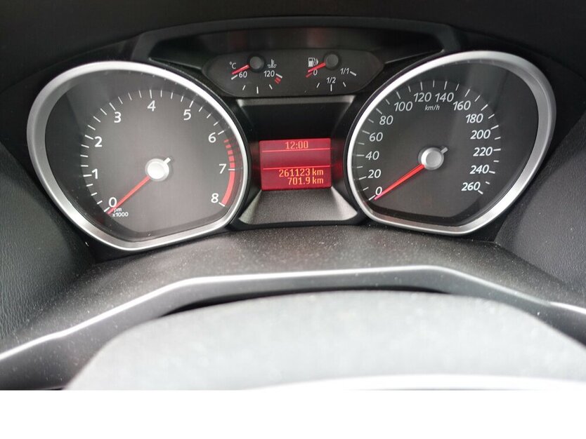 Mondeo Ambiente AHK abnehmbar Sony Sitzheizung