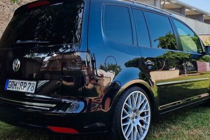 VW Touran 110.000 km 9.500 &euro; Großenhain 01558