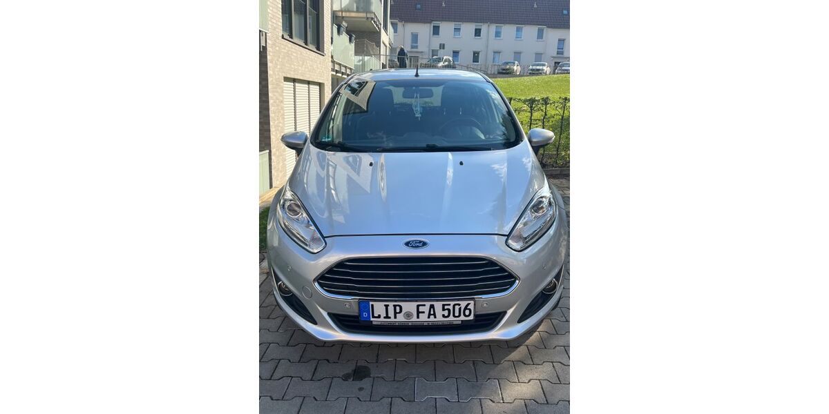 Ford Fiesta 100.048 km 5.590 &euro; Detmold 32756