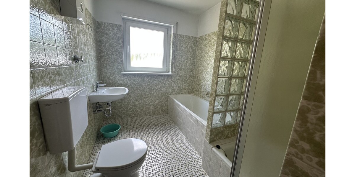 Wohnkomfort mit Perspektive – Großzügige Eigentumswohnung mit Balkon und Aufzug - Erbpachtgrundstück - Etagenwohnung Hemer | Angebot:27146095