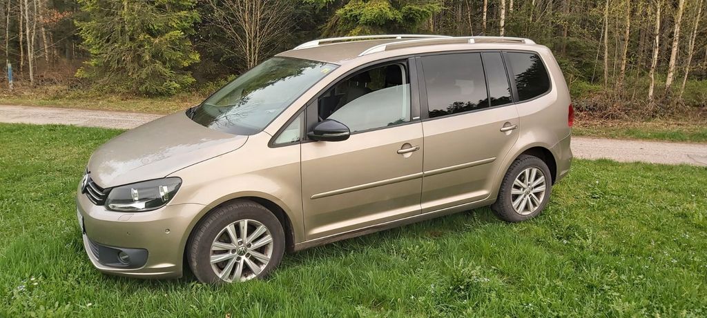 VW Touran 180.000 km 8.000 € Königsfeld 78126