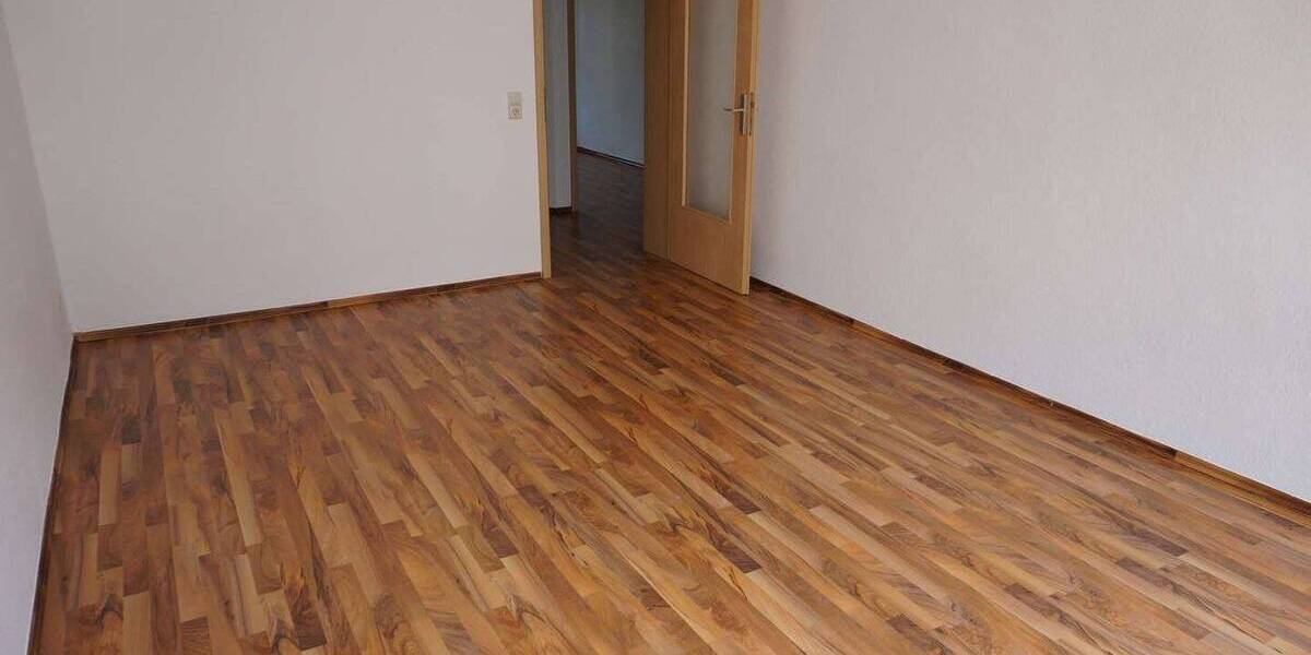 Zimmer Chemnitz Lutherviertel - 3 Zimmer, 61 m&sup2;, 320&euro; | Angebot:26388946