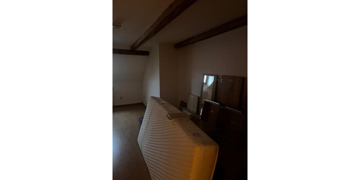 Dachgeschoßwohnung Großenhain - 3 Zimmer, 100 m&sup2;, 500&euro; | Angebot:26322826