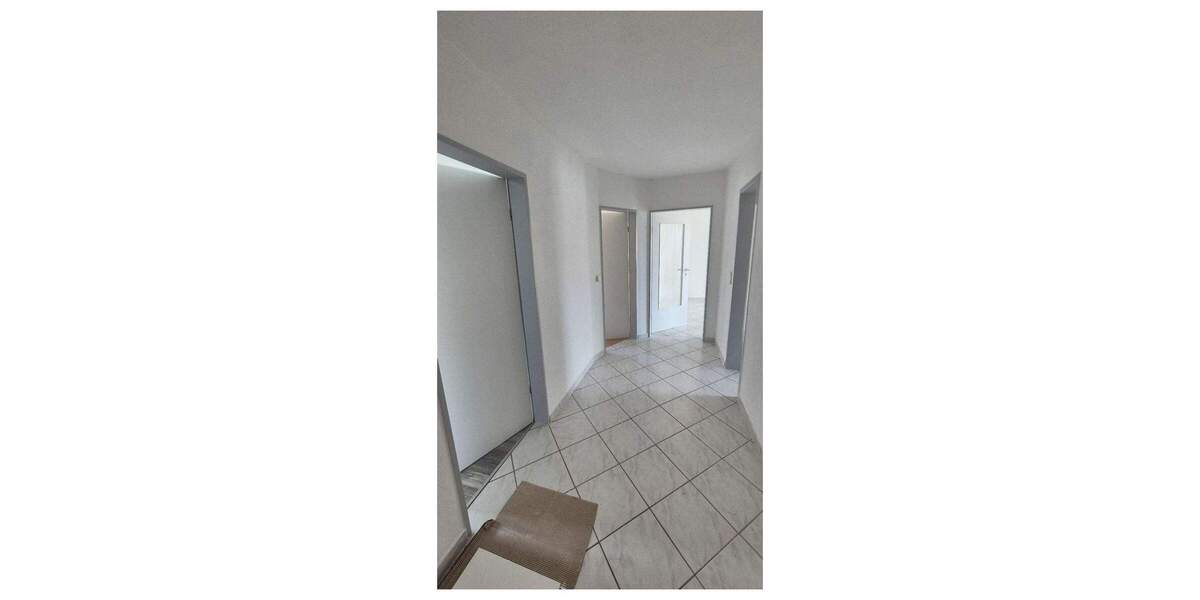 Etagenwohnung Freiberg Freiberg Süd - 3 Zimmer, 72 m&sup2;, 435&euro; | Angebot:26451069