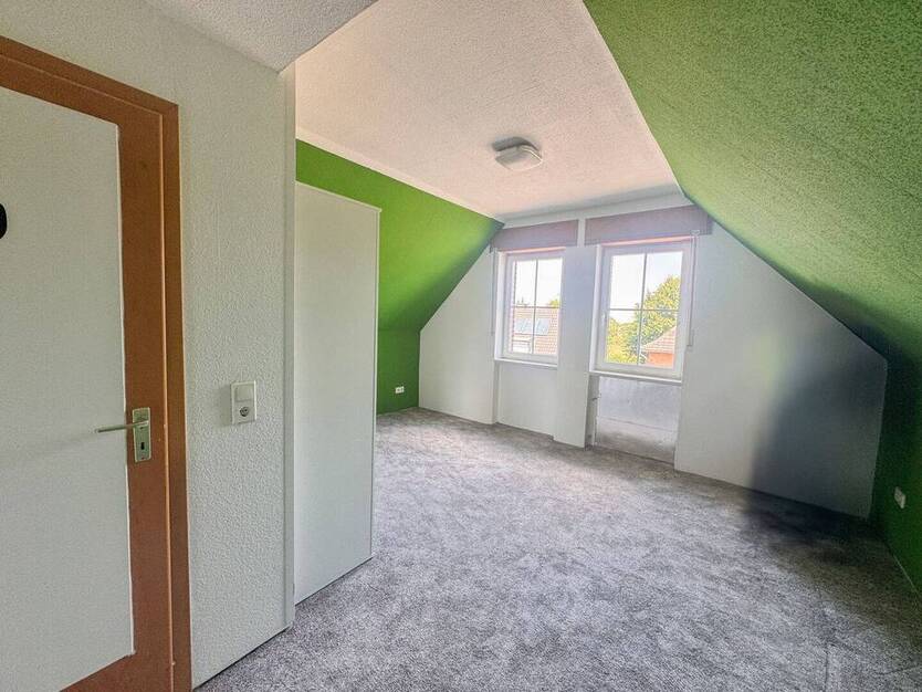 Familienfreundliches Reihenmittelhaus mit Tiefgarage und Garten in ruhiger Lage von Scherpenseel