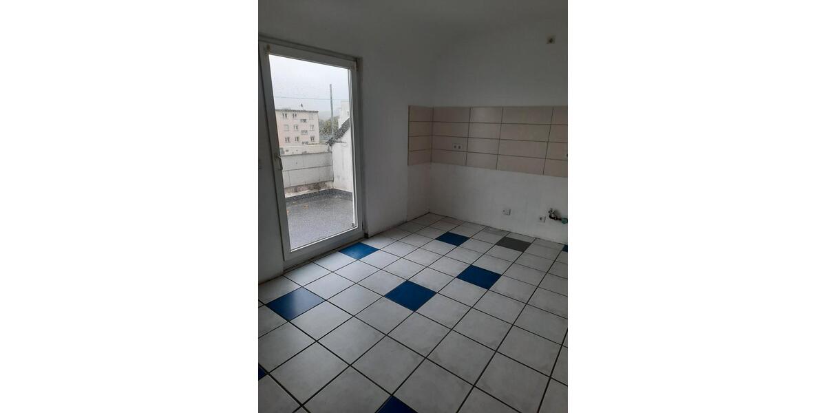 Dachgeschoßwohnung Völklingen - 3 Zimmer, 75 m&sup2;, 600&euro; | Angebot:26400588