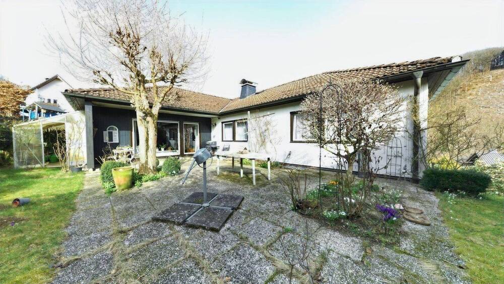 Einfamilienhaus Sundern - 7 Zimmer, 175 m&sup2;, 225.000&euro; | Angebot:26176291