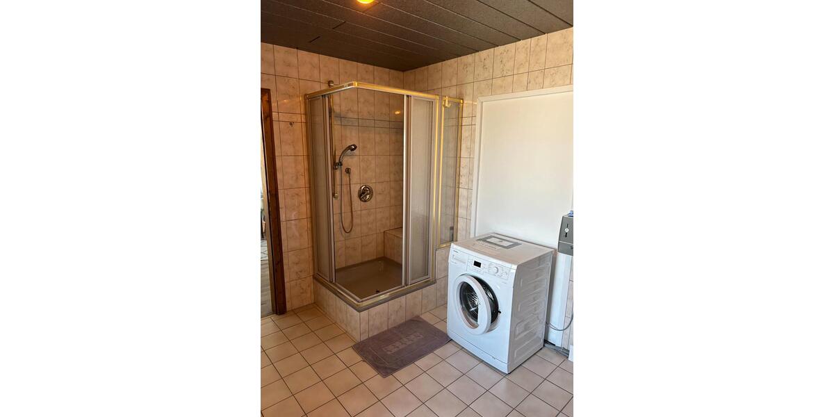 Etagenwohnung Lindlar - 6 Zimmer, 50 m&sup2;, 600&euro; | Angebot:26028912