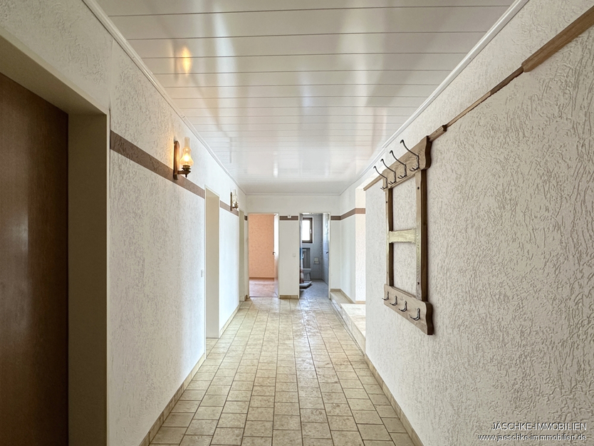 JÄSCHKE - Dreifamilienhaus mit Entwicklungspotenzial: Kapitalanlage oder zukünftiger Wohntraum 8 zimmer