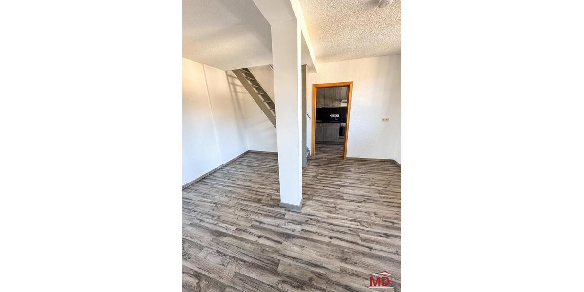 Dachgeschoßwohnung Oelsnitz (Erzgebirge) - 5 Zimmer, 95 m&sup2;, 550&euro; | Angebot:26152231