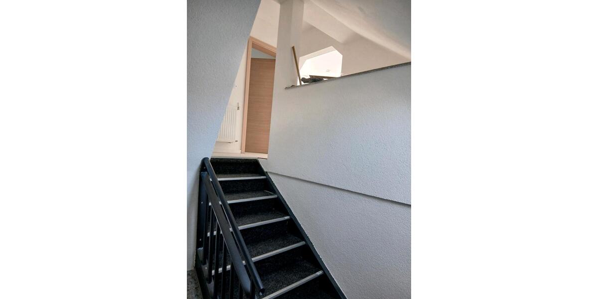 Dachgeschoßwohnung Eggenfelden - 4 Zimmer, 85 m&sup2;, 11&euro; | Angebot:26413715