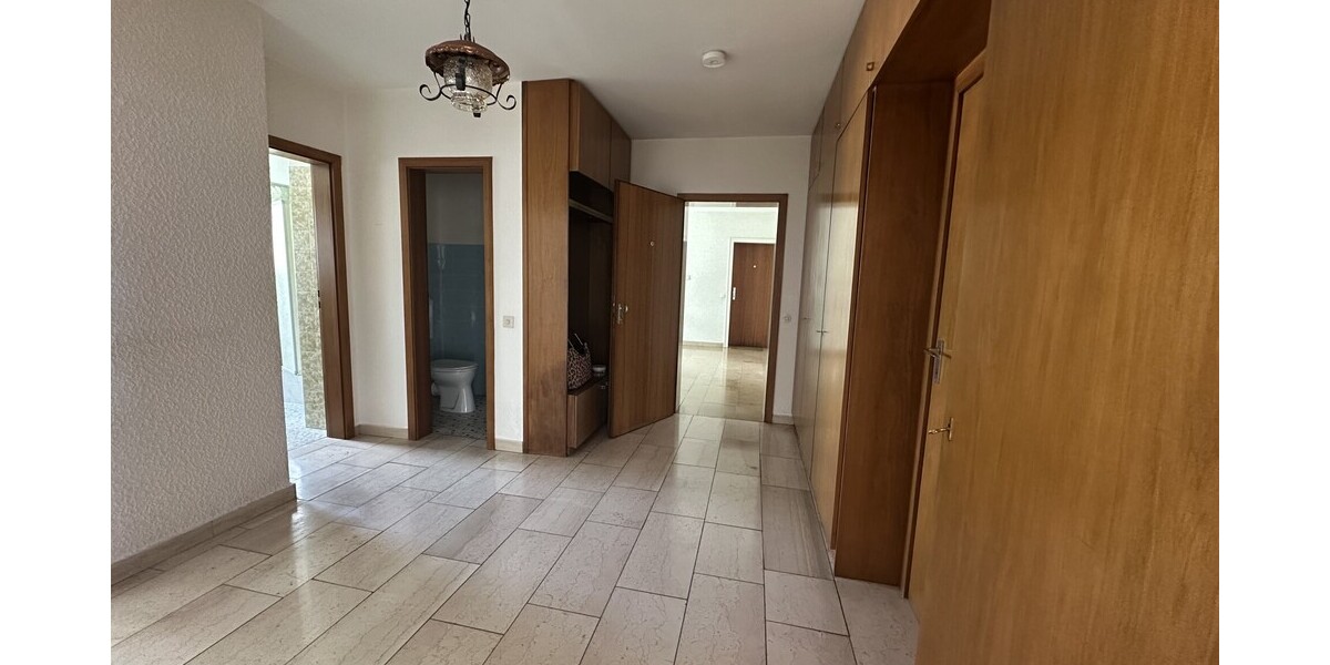Wohnkomfort mit Perspektive – Großzügige Eigentumswohnung mit Balkon und Aufzug - Erbpachtgrundstück - Etagenwohnung Hemer | Angebot:27146095