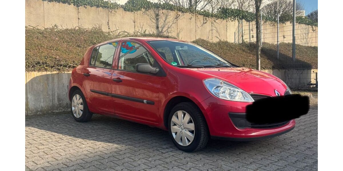 Renault Clio 89.750 km 2.999 &euro; Velbert 42549