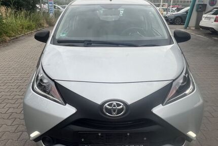 Toyota Aygo (X) 83.500 km 4.999 &euro; Germersheim 76726