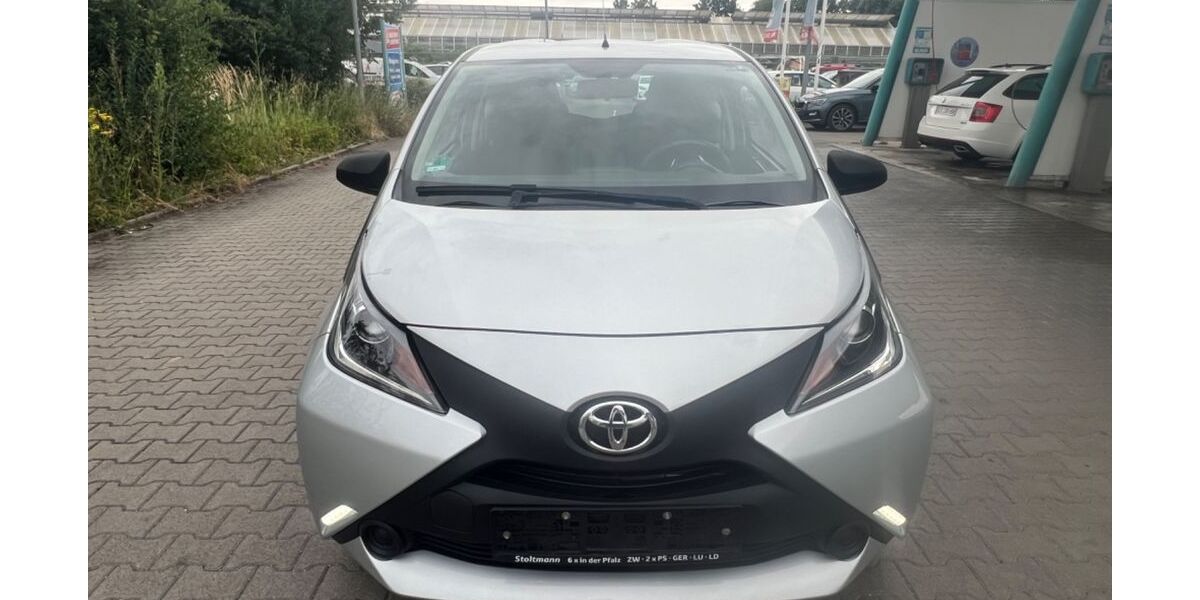Toyota Aygo (X) 83.500 km 4.999 &euro; Germersheim 76726