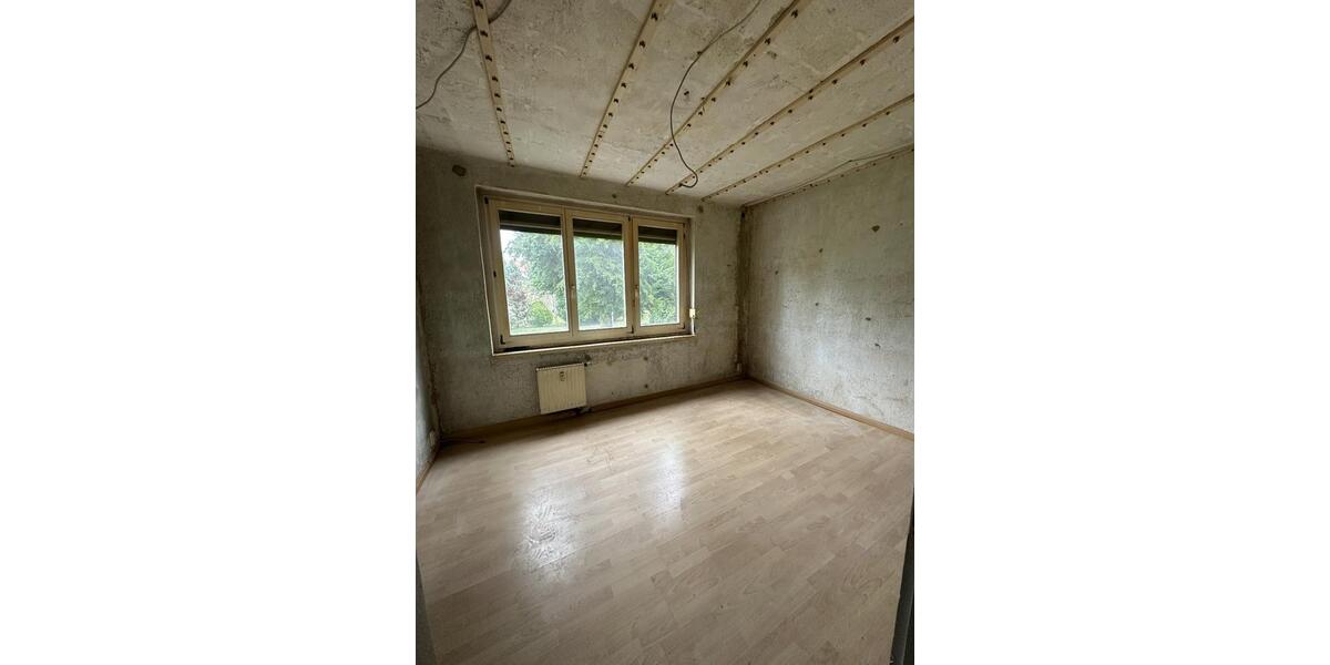 Hochparterre Hohenmölsen - 3 Zimmer, 67 m&sup2;, 62.000&euro; | Angebot:25253817