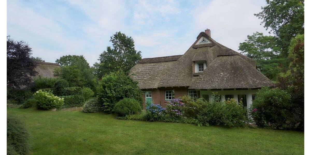 Traumhaus unter Reet! Repräsentatives Wohnhaus in Top Lage der Wingst zu vermieten. 6 zimmer