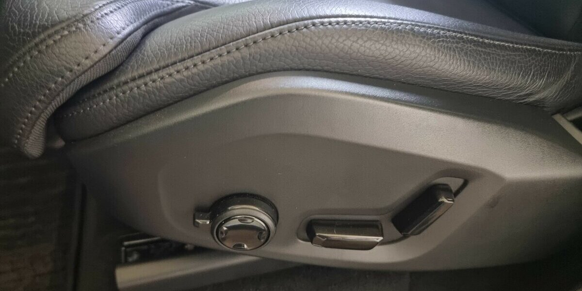 Volvo XC90 ThorsHammer Leder-Sport Memory APP AHK 7-Si 75.900 km 40.000 &euro; Garrel 49681