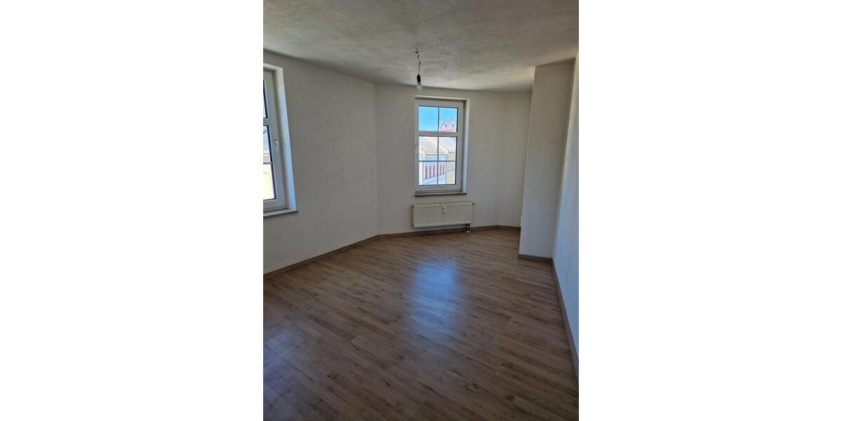 Etagenwohnung Lengenfeld - 3 Zimmer, 64 m&sup2;, 320&euro; | Angebot:26424136