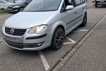 VW Touran 296.000 km 1.499 &euro; Baden-Württemberg - Sachsenheim 74343