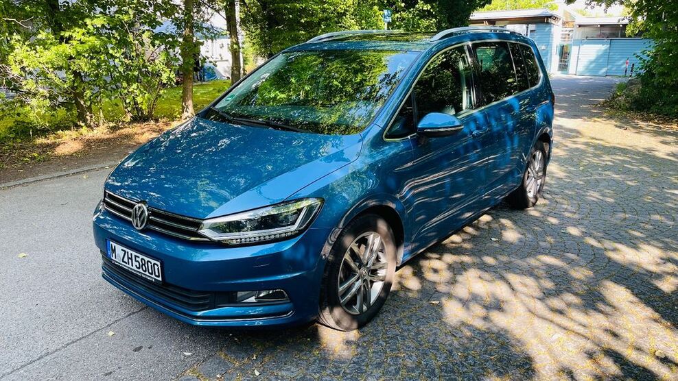 VW Touran 128.000 km 20.590 € München 81373